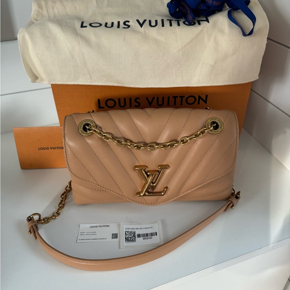 Louis Vuitton new wave chain MM 2022 | tan | like new condition | 100% authentic - Picture 2 of 15